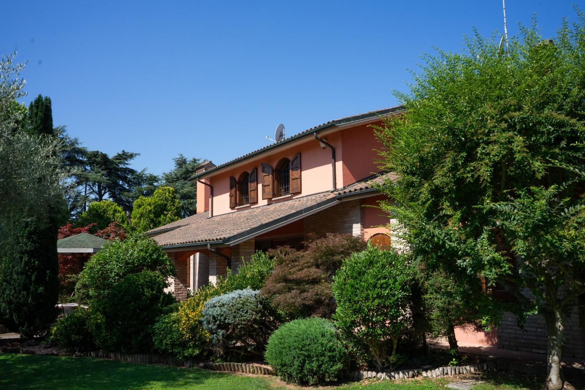 B&B Villa Argiolas Modena Exteriör bild